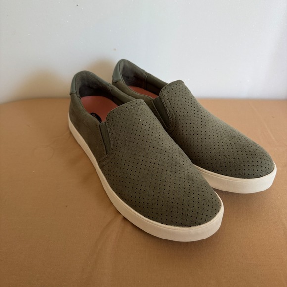 Dr. Scholls Be Free Olive Green Perforated Slip On Comfort Sneakers Size 7‎ - Picture 1 of 9